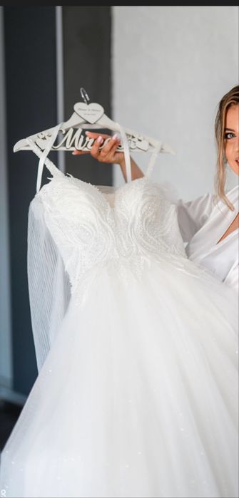Vând rochie de mireasă