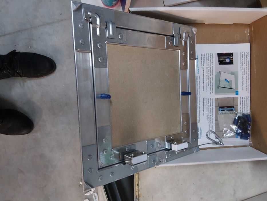 Ревизионна клапа за вграден монтаж