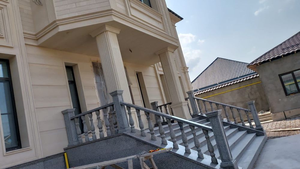 Монтаж травертина и гранита