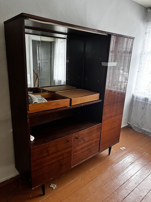 Продам шифонер советский и сервант