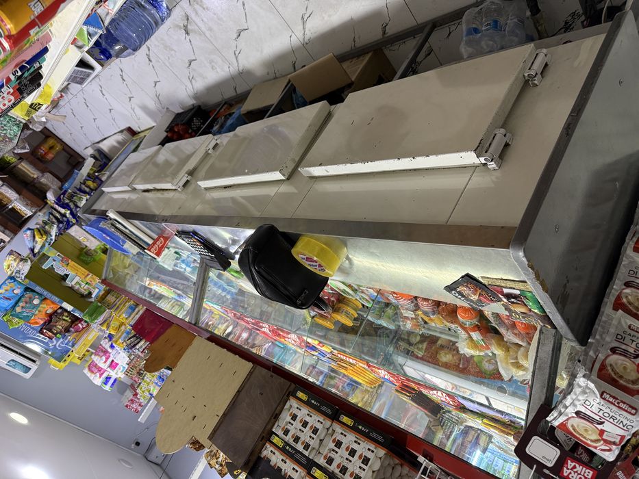 Витрина холодилник 3 метр Срочна сотилади