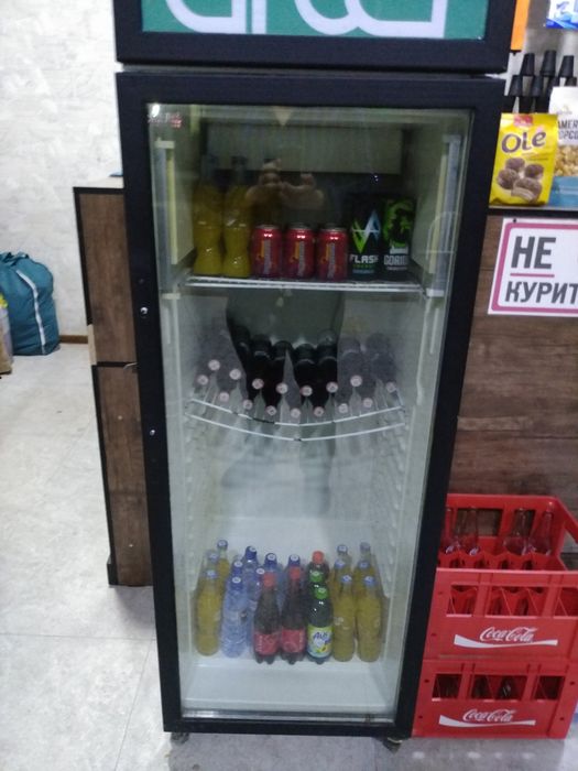 Витрина холодильник