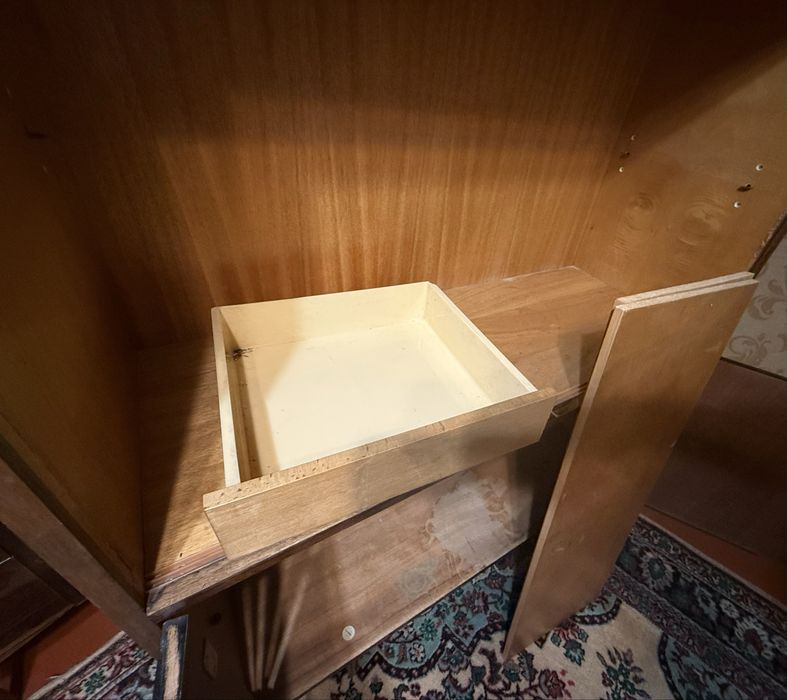 Отдам шкаф советский(ГДР)