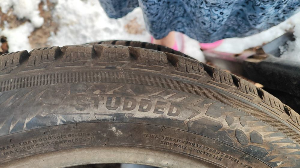 Зимние шины  шины шипы 245