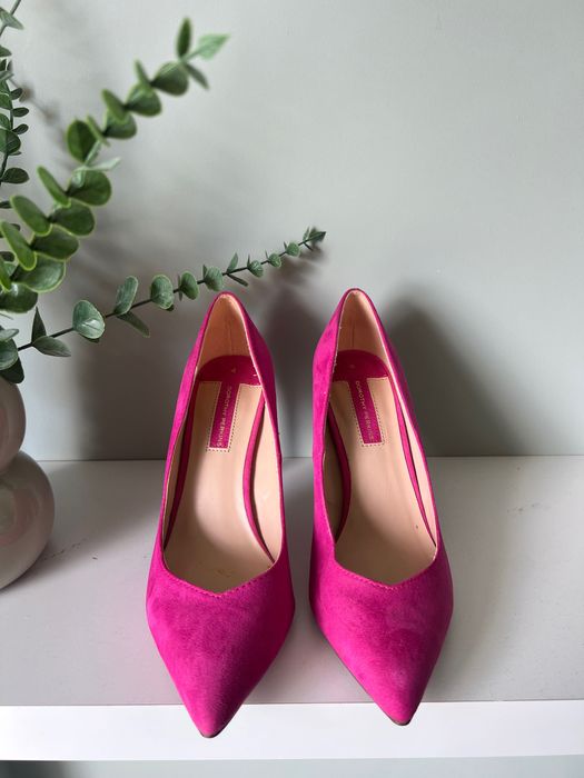 Обувки на висок ток