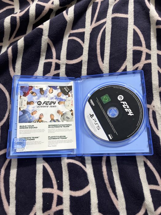 FC 24 для PS 5 в хорошем состоянии