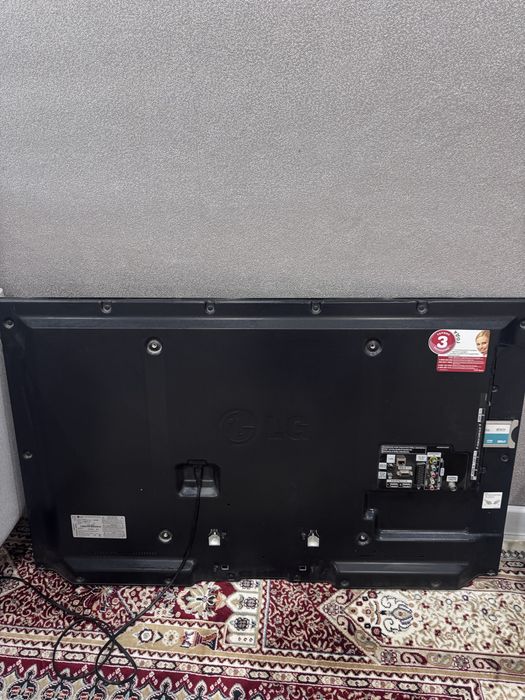 Смарт тв LG 42LM580T.