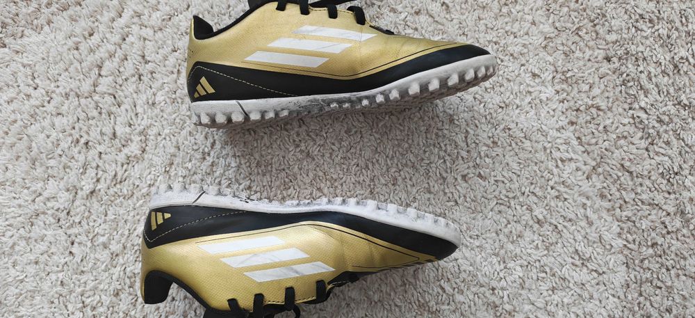 Ghete fotbal băieți 36 2/3,teren sintetic-Adidas
