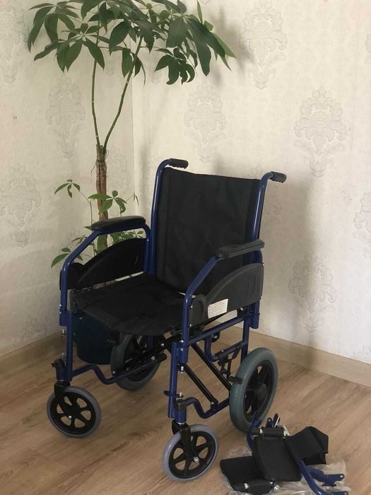 Коляска инвалидная (ширина 46 см)