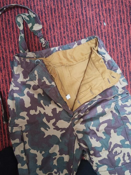 Продам комуфляжный костюм, утеплённый и брюки утепленные  новые.