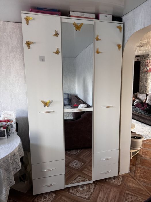 Продам шкаф находится в Бишкулье!