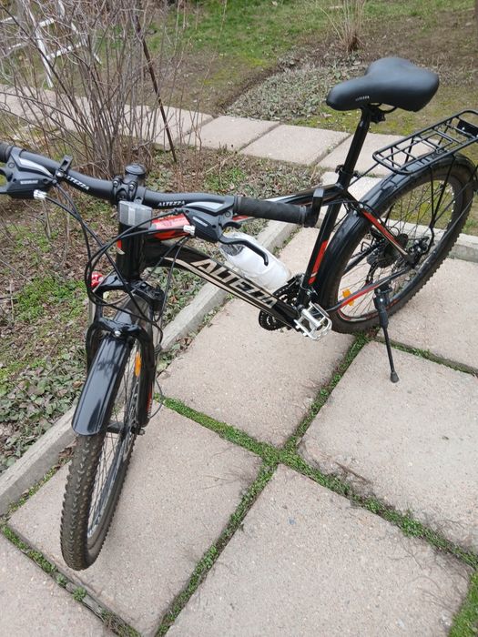 Велосипед сотаман. Холати аъло.хамма нарсаси жойида