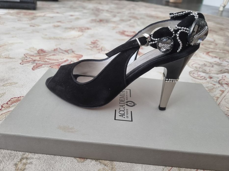 Продам босоножки в отличном состоянии