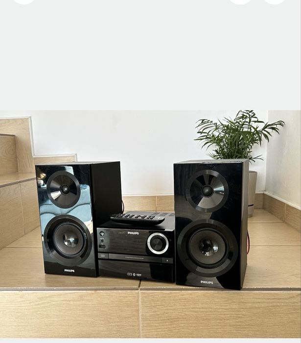Vând sistem audio Philips BTM 2360.