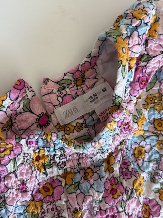 Рокли на zara за момиче различни размери