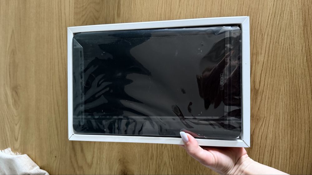Wacom Intuos Pro S PTH-460 – като нов