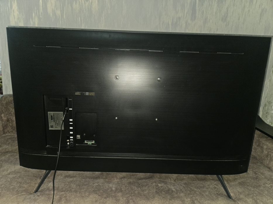 Продаю телевизор Самсунг UE55AU7100U
