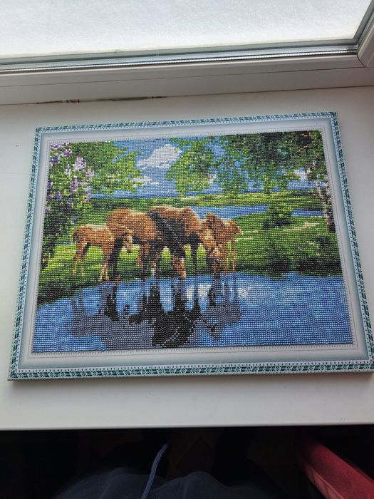 Продам 2  картинку с лошадью крассивый