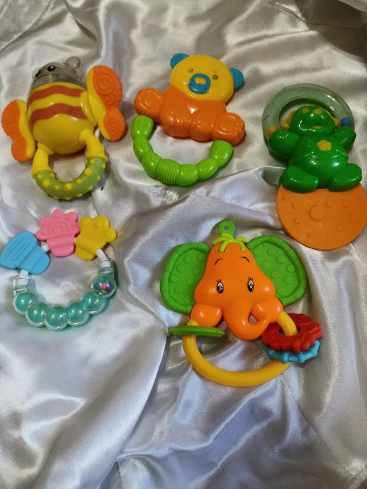 Игрушки     погремушки