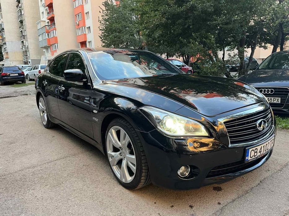 Infiniti M35h hibrid