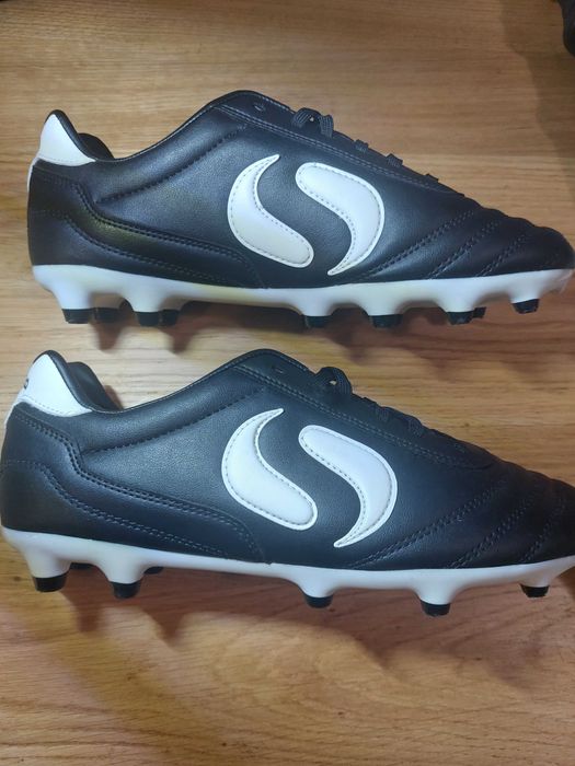 Футболни бутонки размер 41 Sondico, нови