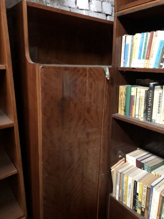 Vitrina Si Dulap si Biblioteca