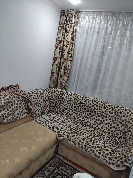 Продам диван  срочно