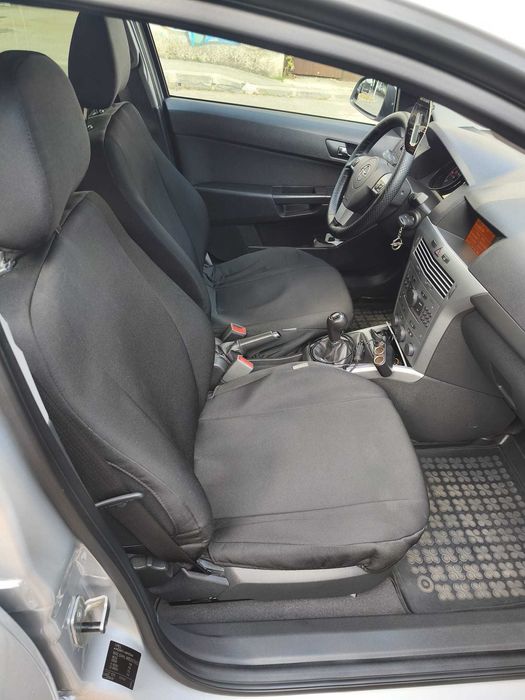 Autoturism Opel Astra H
