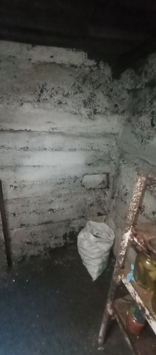 Продам в заподном погреб