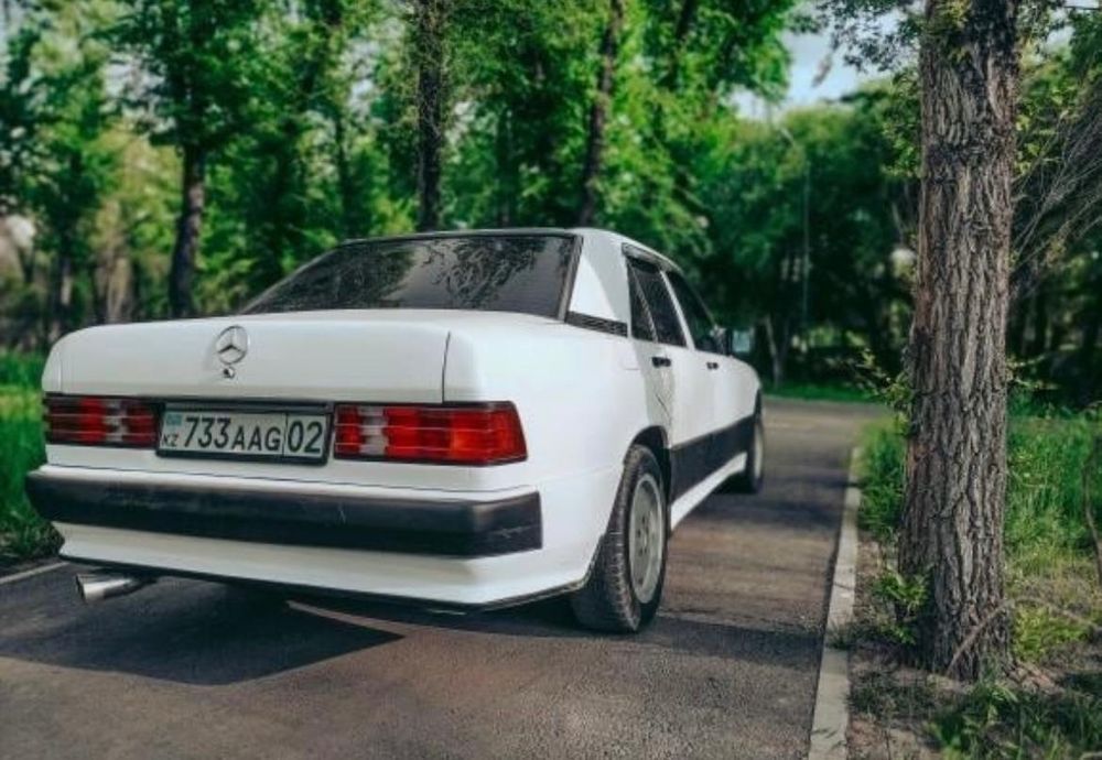 Бампер задний и передний на 190 140 бмв е34 е38 мерседес