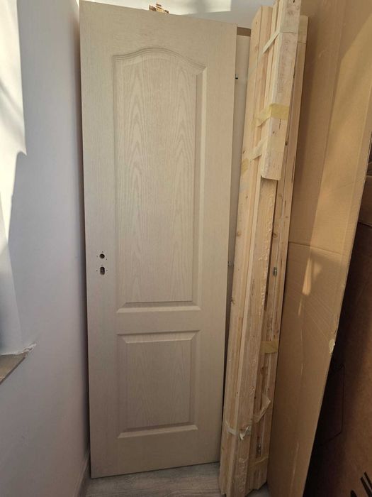 Usii interior de vanzare