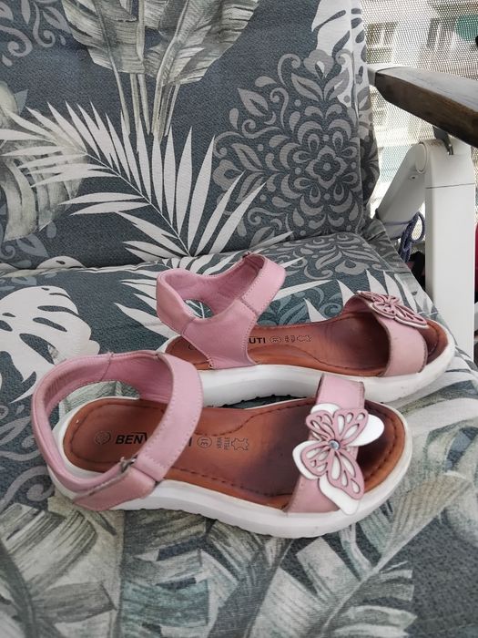 Sandale roz pt fetite 31