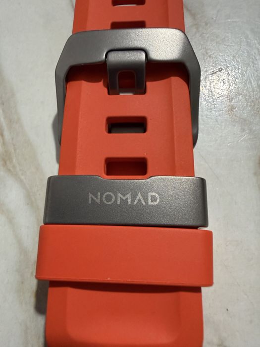 Продавам каишка за Apple Watch NOMAD Rocky Point