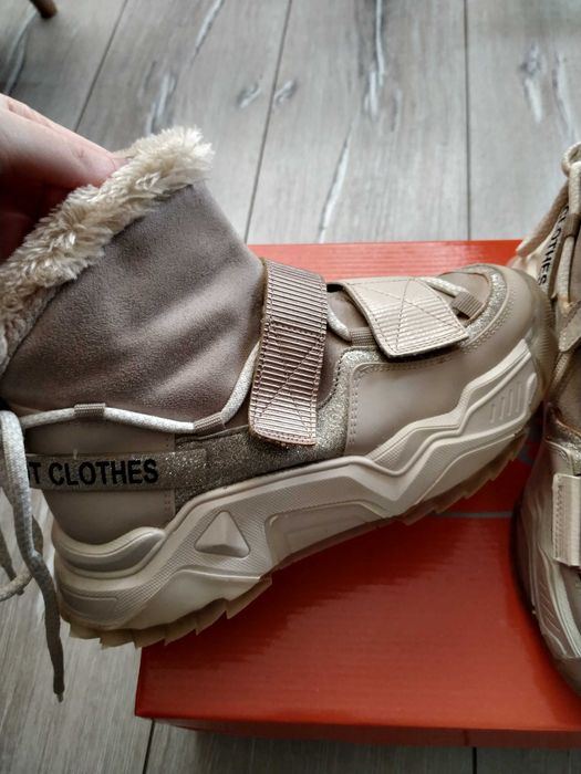 Дамски спортни кецове