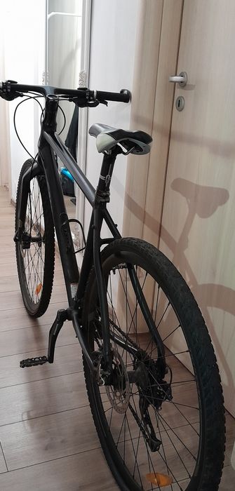 Bicicletă:*Cannondale Mountain Bike*