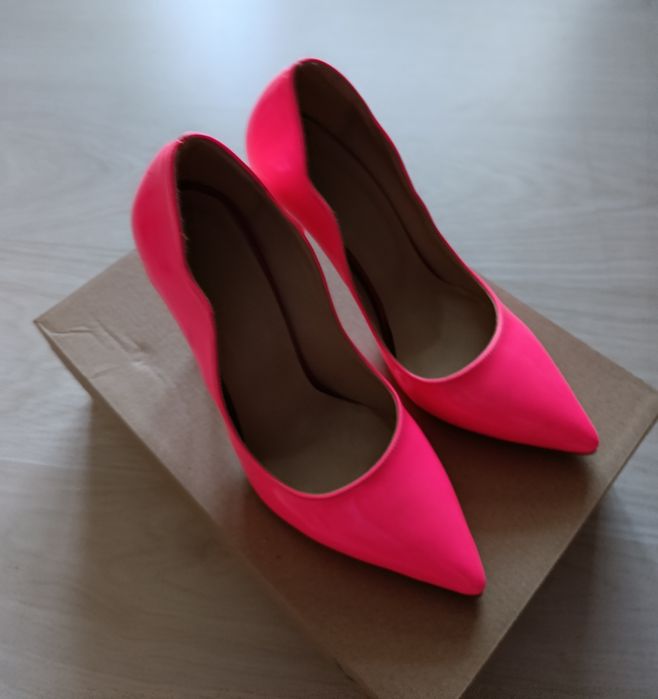 Обувки на висок ток -37 номер