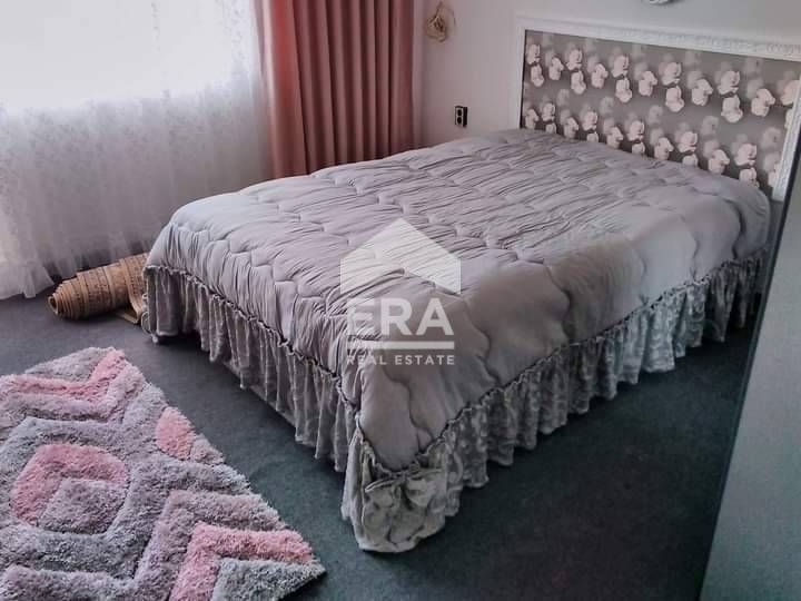 Дава се под наем Четиристаен апартамент в Варна, Център - 105 кв.м за 700 € - Снимка #2
