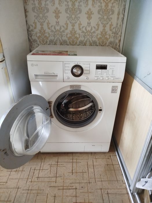 Продам стиральную машину LG