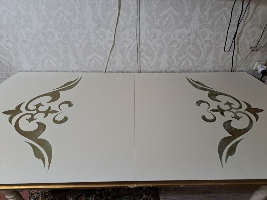 Продаётся раздвижной стол