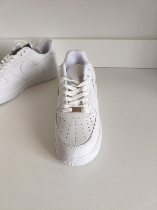 Air Force 1 triple white