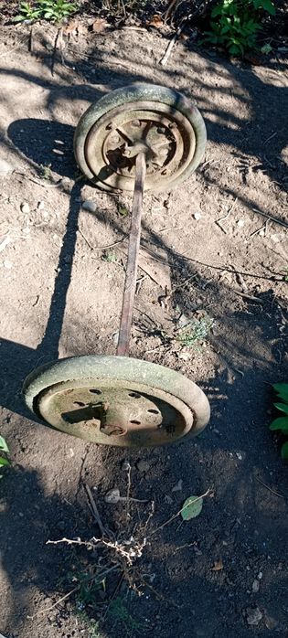 Оси и главини за каруци