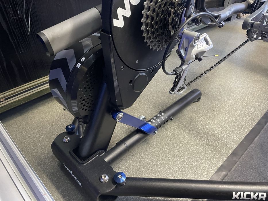Wahoo KICKR V3 Smart Trainer – Direct Drive, ideal pentru antrenament indoor și Zwift.