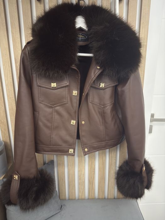 Кожено яке с пух на яката и ръкавите