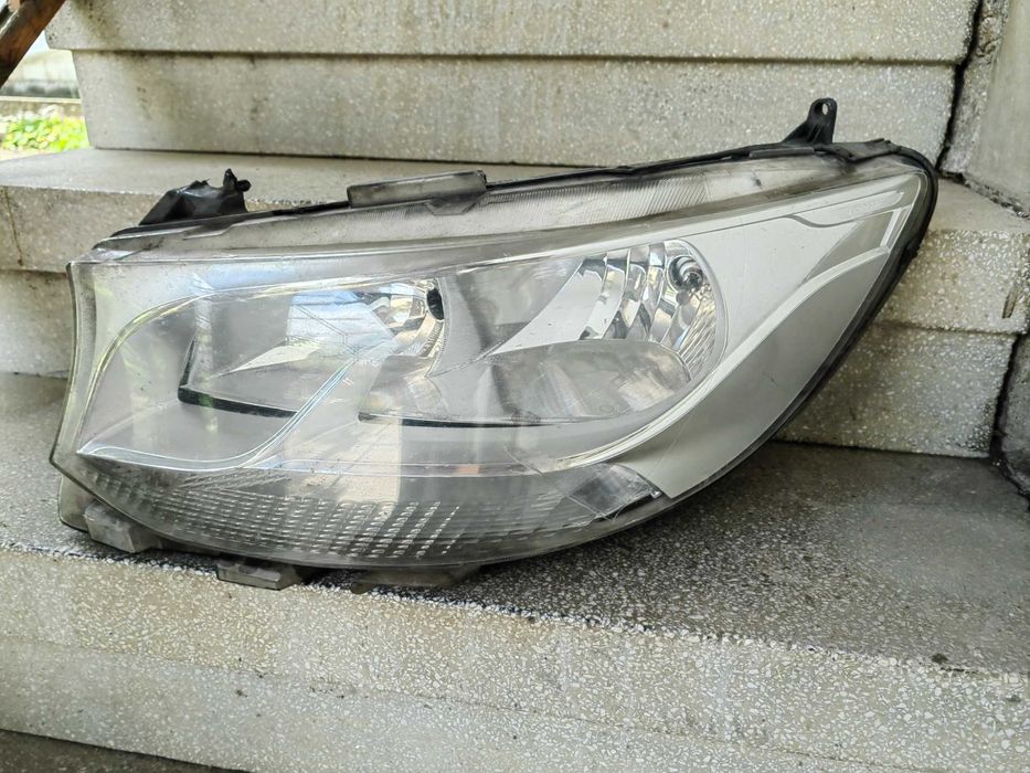 Фарове Mercedes Sprinter W910 ляв десен/Фар Мерцедес Спрентер Оригинал