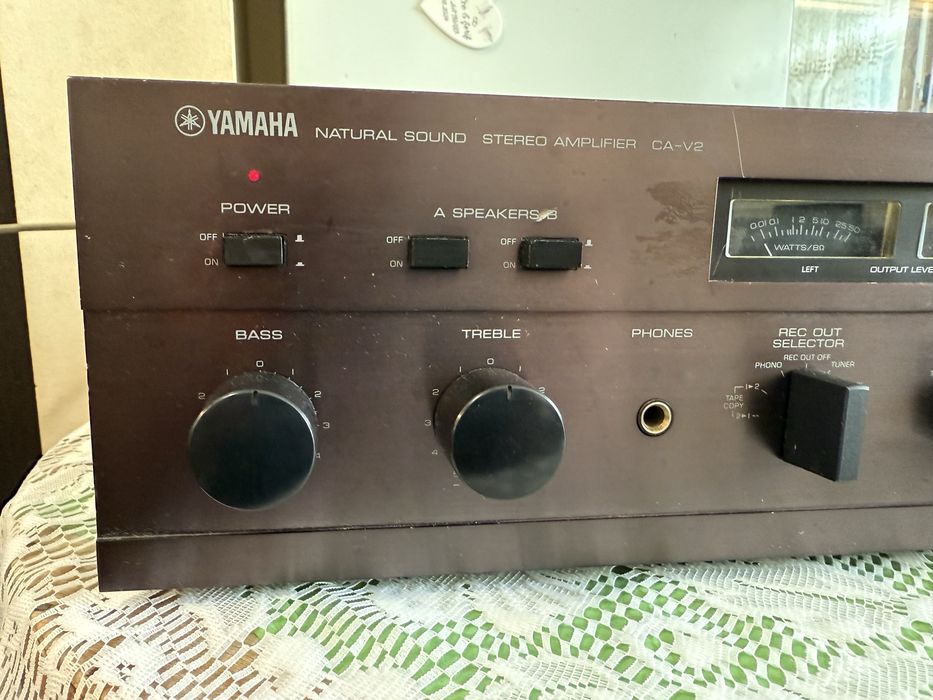 Yamaha CA-V2 Стерео усилвател