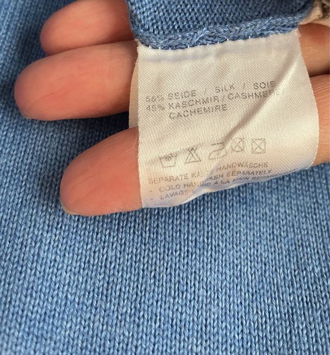 Bluza 55% mătase, 45% cașmir, mărime M, culoare albastru