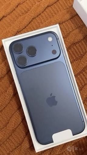Iphone 17 Pro max deep blue