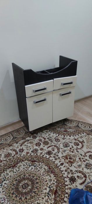 Продам раковину со шкафом б/у