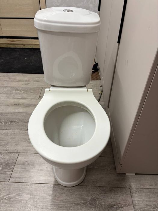 Продам унитаз срочно!