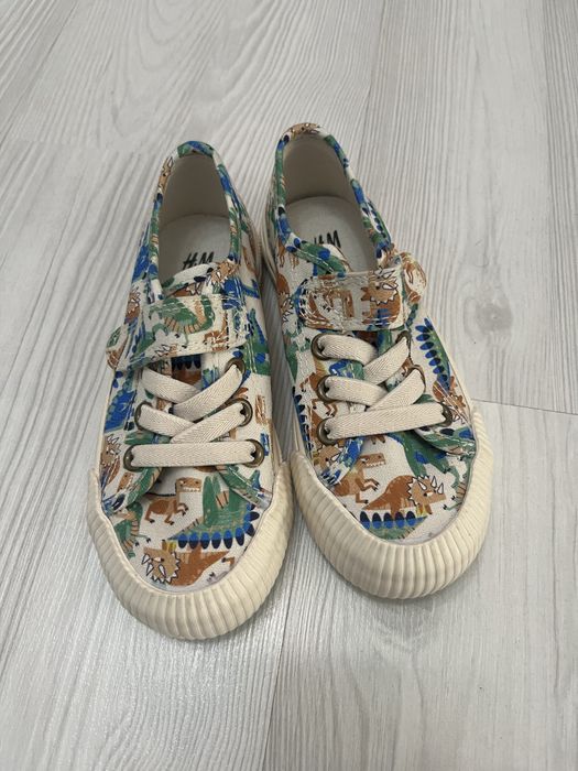 Tenesi noi marimea 27 H&m